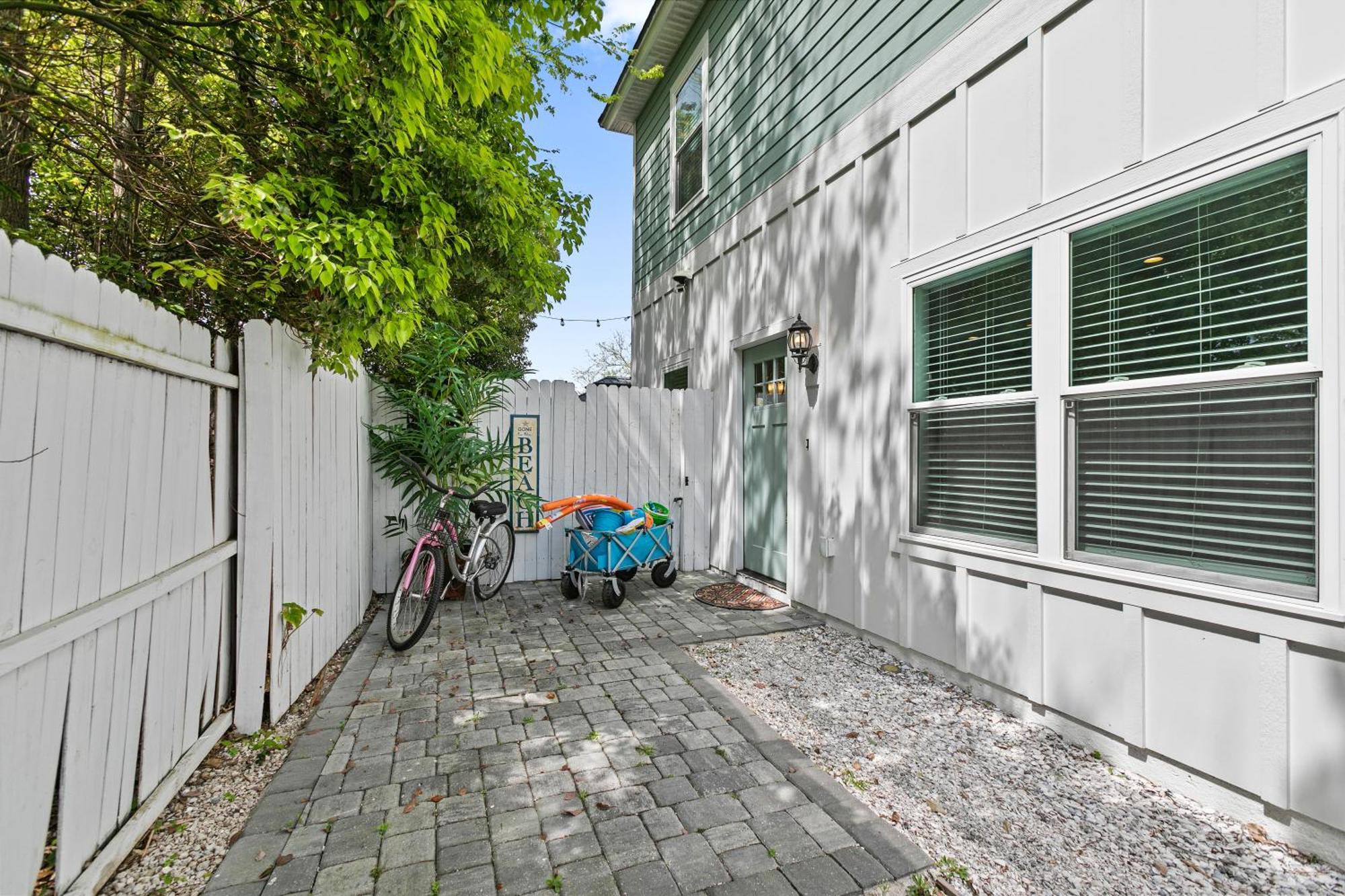 Few Steps To Ocean-4 Beach Cruisers & Free Parking & Private Backyard Джэксонвилл-Бич Экстерьер фото